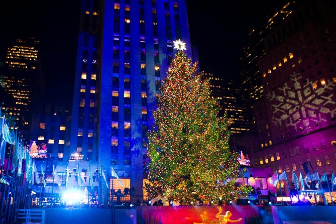 New York City Christmas Holiday Lights and Markets Walking Tour - Grand Central adds architecture to the Christmas walk