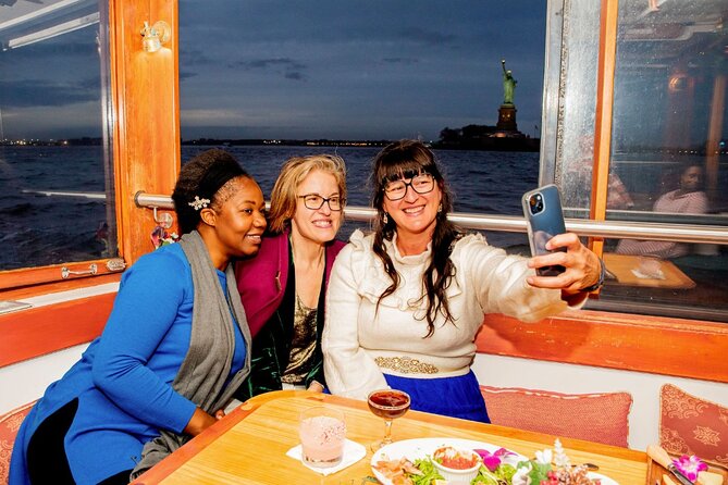 New York City Christmas Holiday Lights Sightseeing Cruise - Why a holiday cruise can be worth the price