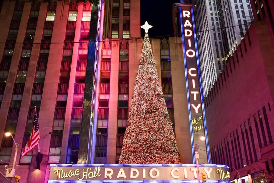 New York City: Christmas Holiday Tour of Manhattan - Bryant Park Holiday Market