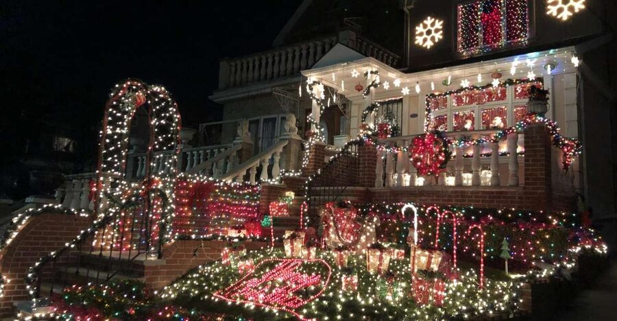 New York City: Dyker Heights Christmas Lights Tour - Bay Ridge and the first Brooklyn views
