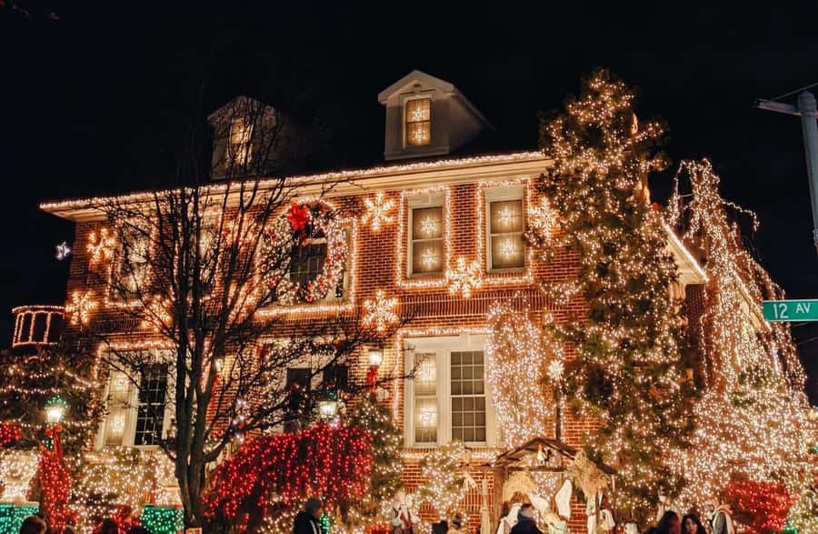 New York: Dyker Heights Christmas Lights Guided Tour - Walking through Dyker Heights for about 90 minutes