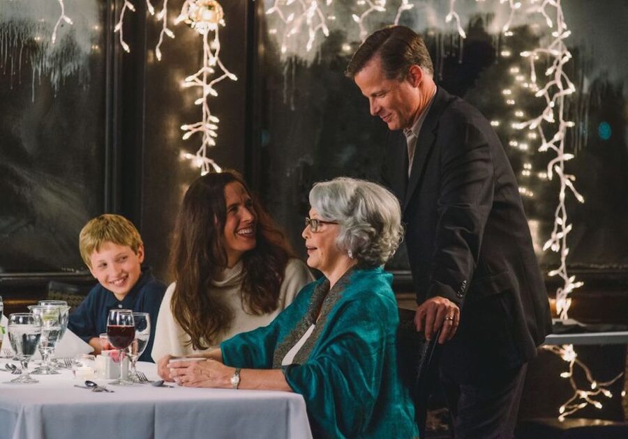 NYC: Christmas Day Buffet Brunch or Dinner Harbor Cruise - Christmas Day on the Spirit of New York