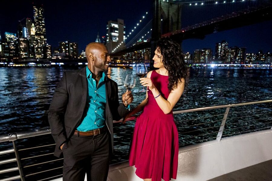 NYC: Christmas Eve Buffet Lunch or Dinner Harbor Cruise - Practical tips for a smoother evening