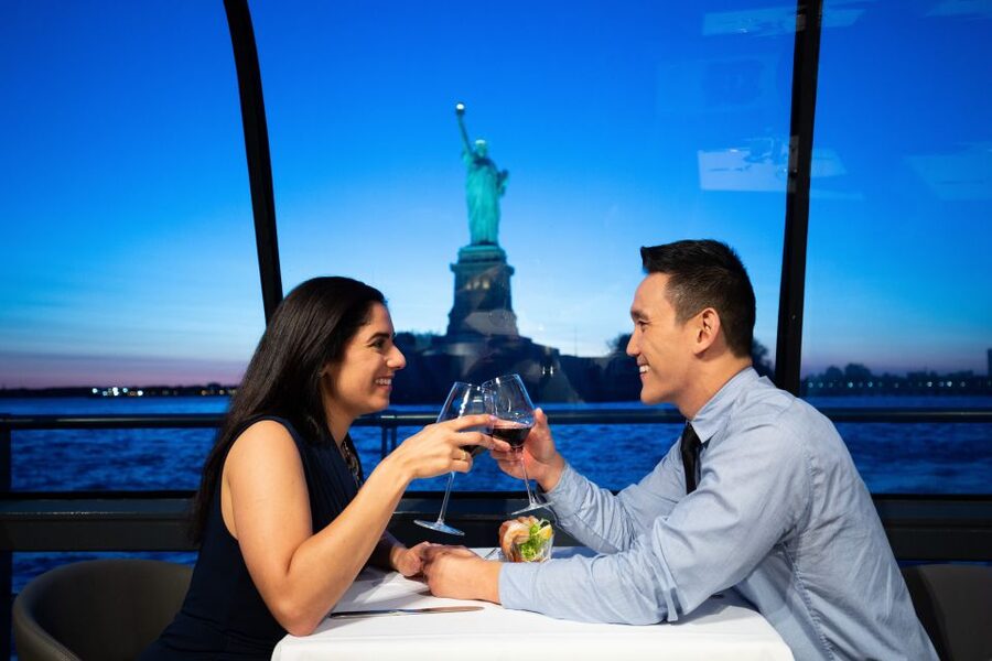 NYC: Christmas Eve Gourmet Brunch or Dinner Harbor Cruise - Choosing brunch or dinner