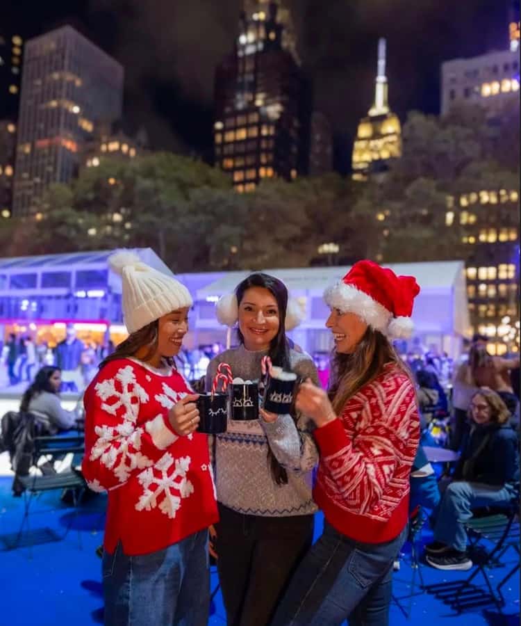 NYC: Christmas Holiday Guided Walking Tour with Dessert - A fast start beneath General Sherman