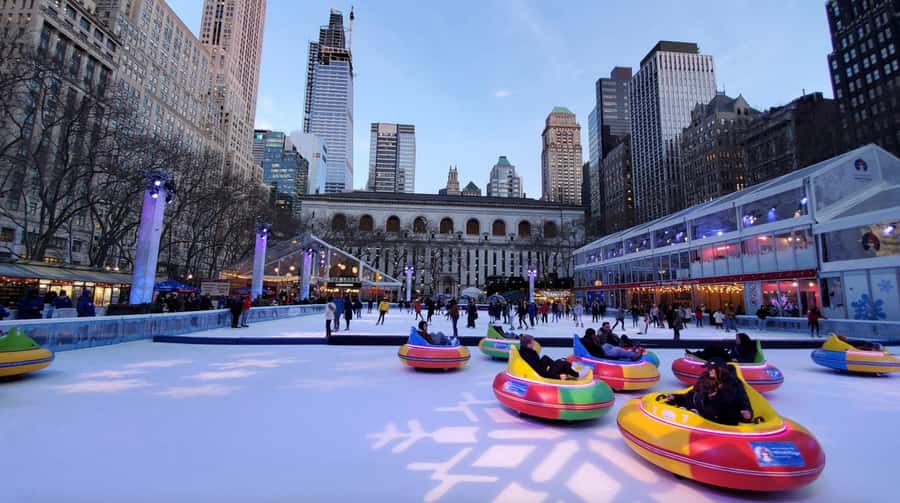 NYC: Christmas Holiday Guided Walking Tour with Dessert - Times Square and Radio City Music Hall