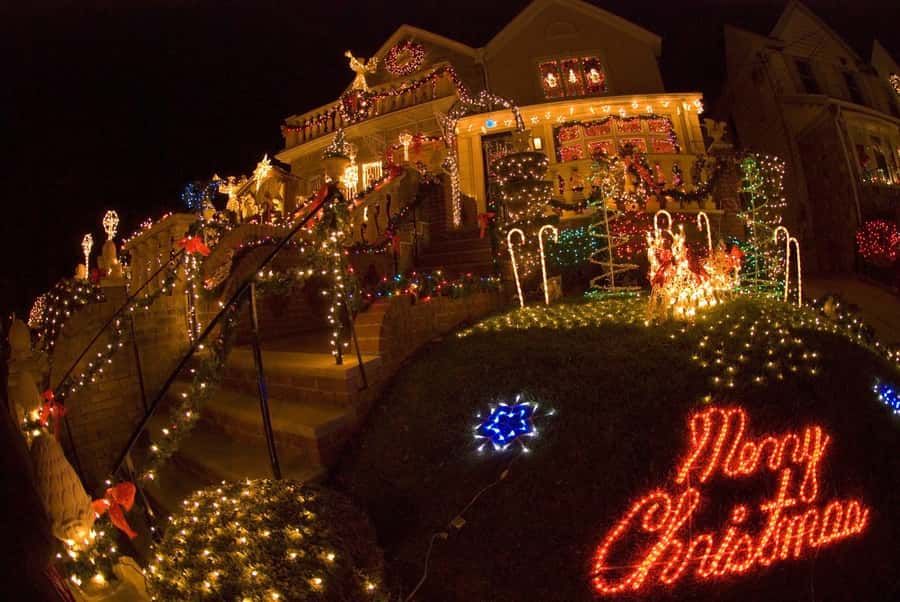 NYC: Christmas Lights Dyker Heights, Bay Ridge and DUMBO - Bryant Park closes the evening in Manhattan