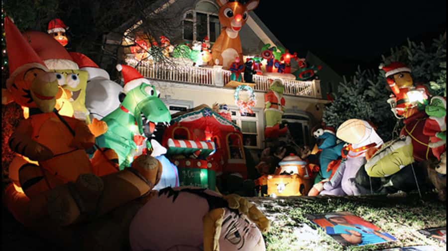 NYC: Christmas Lights Dyker Heights, Bay Ridge and DUMBO - How much time is spent on the coach