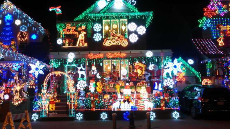 NYC: Christmas Lights Dyker Heights, Bay Ridge and DUMBO - Who will enjoy this Christmas lights tour?