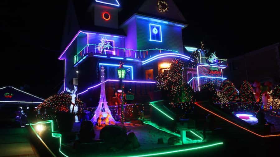 NYC: Christmas Lights Tour and Dyker Heights - DUMBO and the Brooklyn Bridge After Dark