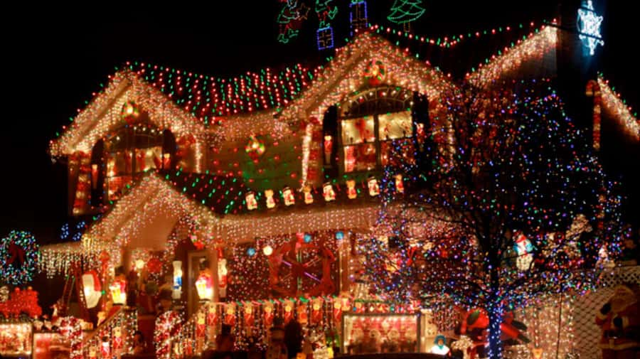 NYC: Christmas Lights Tour and Dyker Heights - Is $49 a Fair Price?