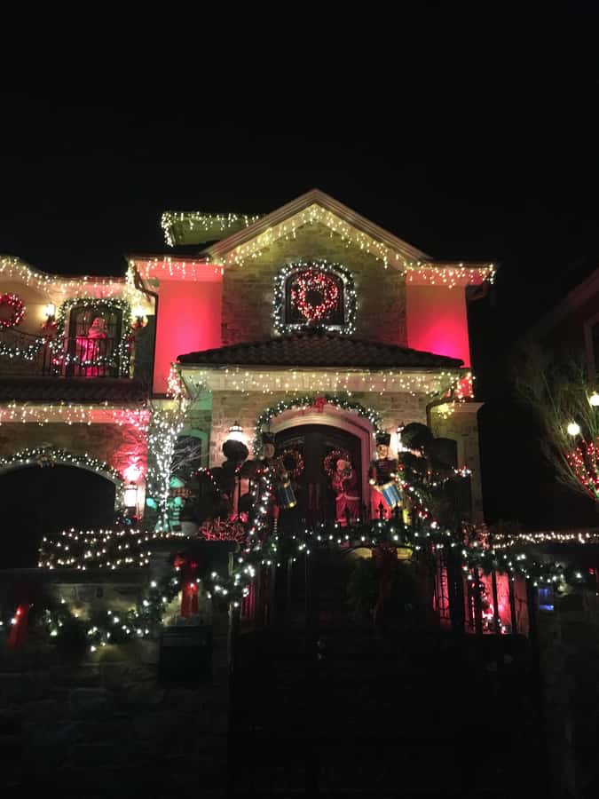 NYC: Christmas Lights Tour and Dyker Heights - Bay Ridge Before the Big Displays