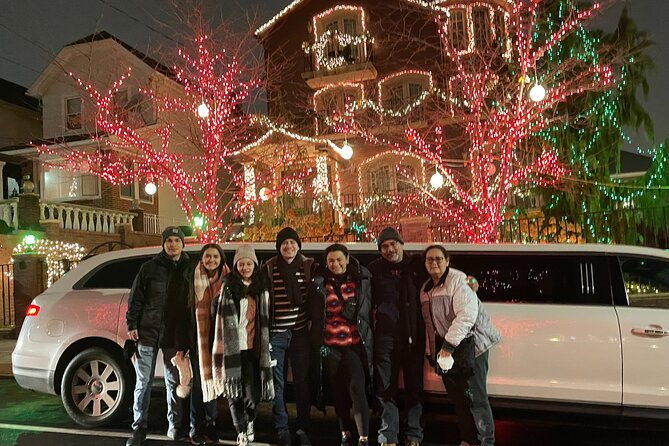NYC Christmas Lights Tour by Limousine, SUV Or VAN. Dyker Heights - Dyker Heights after dark