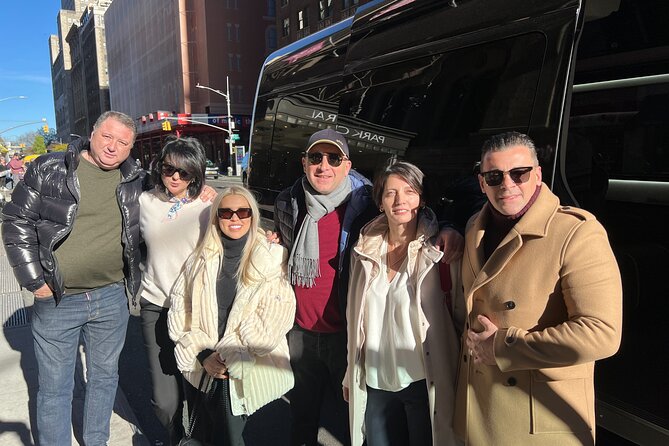 NYC Christmas Lights Tour by Limousine, SUV Or VAN. Dyker Heights - Choosing between a limousine, SUV, and van