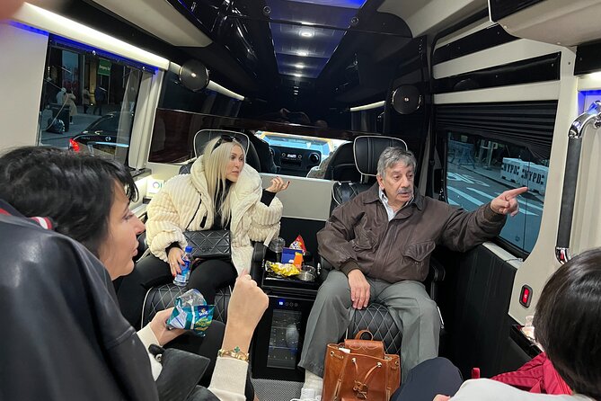 NYC Christmas Lights Tour by Limousine, SUV Or VAN. Dyker Heights - Who will get the most from this experience