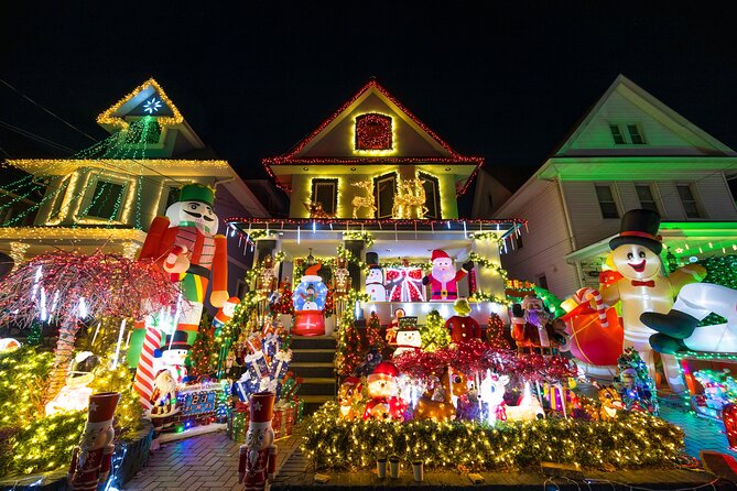 NYC: Dyker Heights Christmas Lights Express Hot Coco+Santa Cookie - Why Dyker Heights is worth the ride from Manhattan