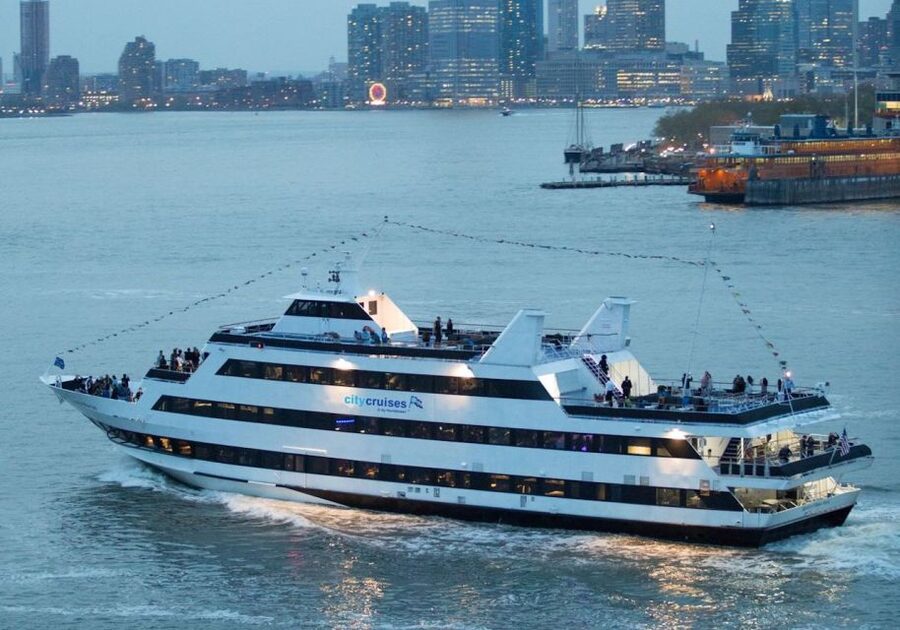 NYC: New Year's Eve Buffet Dinner Fireworks Harbor Cruise - Key points to know before booking