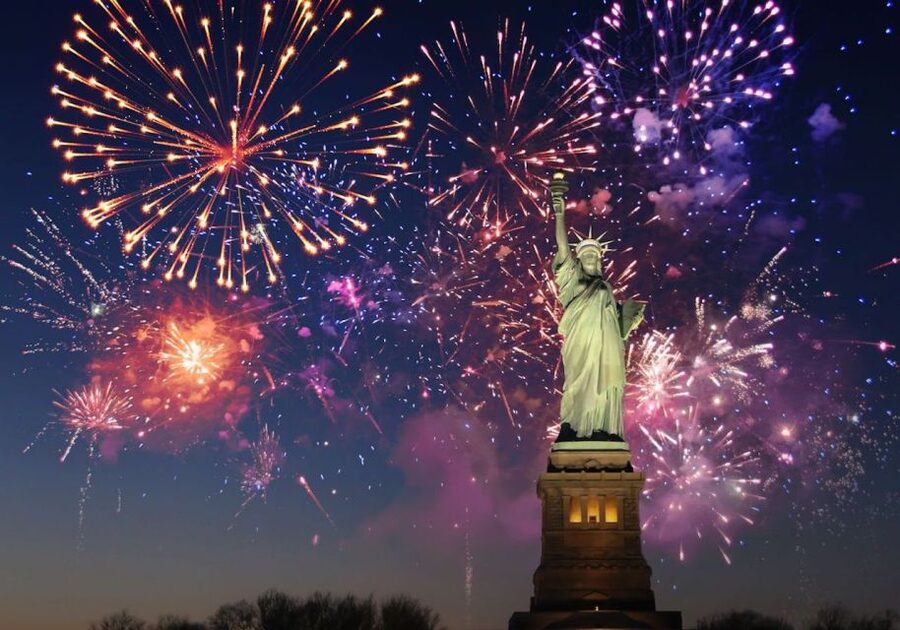 NYC: New Year's Eve Buffet Dinner Fireworks Harbor Cruise - Fireworks from the water