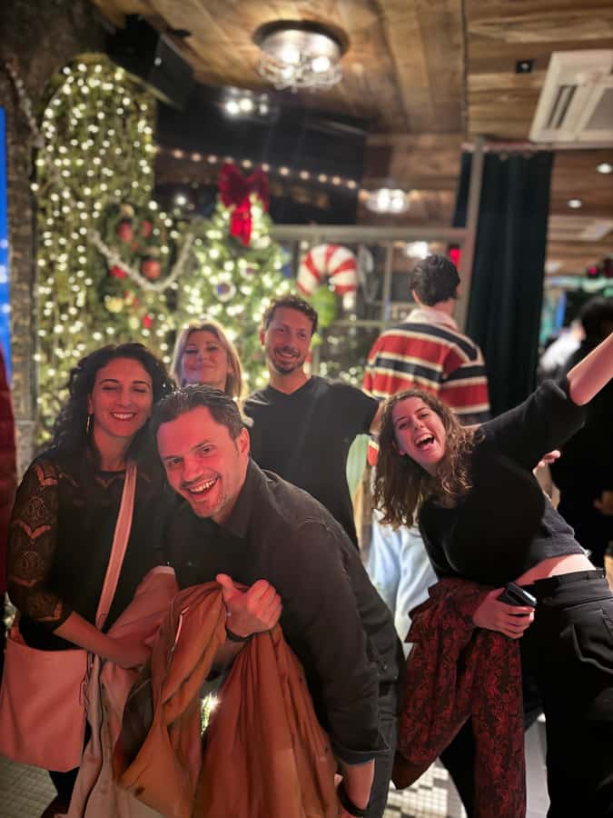 NYC: New Year's Eve Drinks, History and Ball Drop Tour - Guides, group mood, and the walking factor