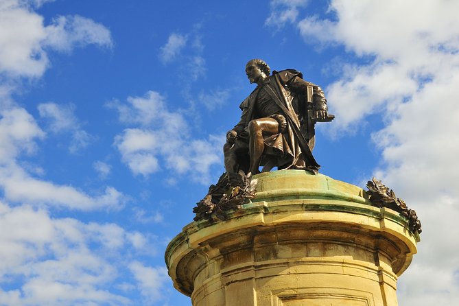 Oxford, Cotswolds & Stratford-upon-Avon Tour with Christmas Lunch - A three-course Christmas lunch with wine