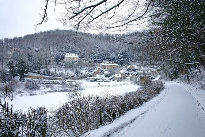Oxford, Cotswolds & Stratford-upon-Avon Tour with Christmas Lunch - What the guide adds to a long coach day
