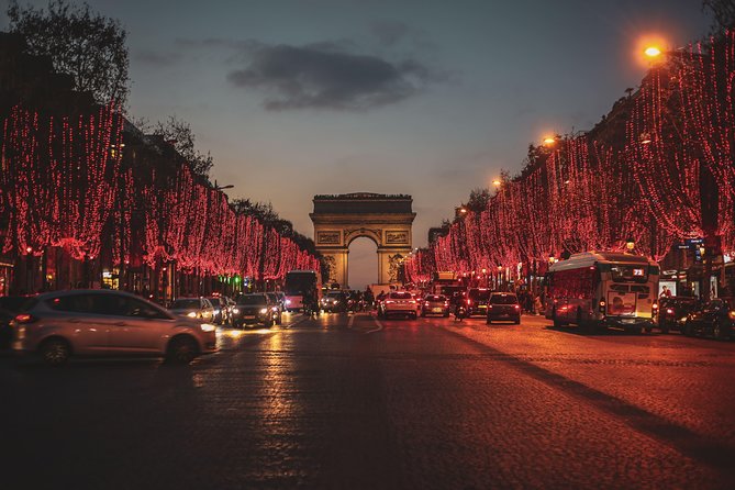 Paris Christmas Tour with a Local Guide: Custom & Private - Starting with Paris stories at Hôtel de Ville