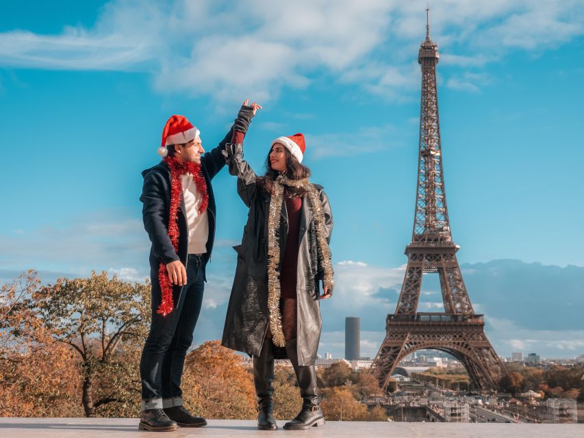 Paris: Private Christmas Photoshoot with Props - Getting the Eiffel Tower into the frame