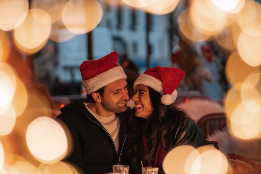 Paris: Private Christmas Photoshoot with Props - Meeting at Trocadéro Square