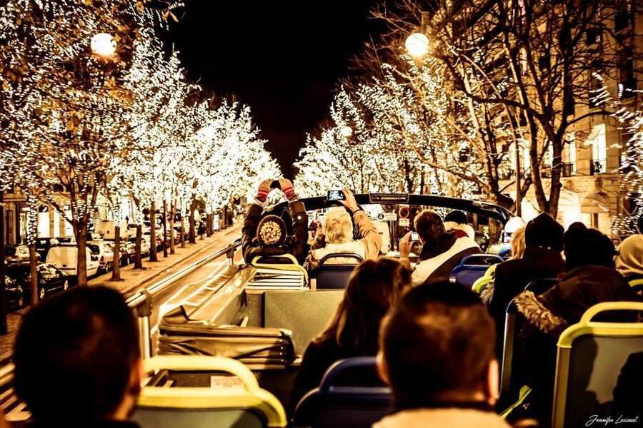 Paris: Tootbus Open-Top Christmas Bus Tour - Getting the best seat and the best photographs