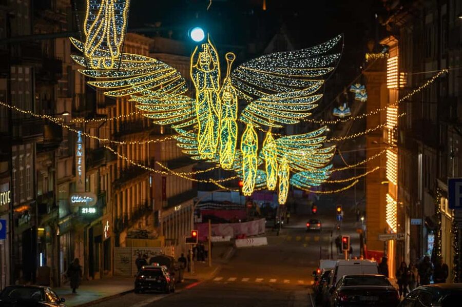 Porto: Christmas Lights Flexible Walking Tour - Timing, footwear, and who should choose it