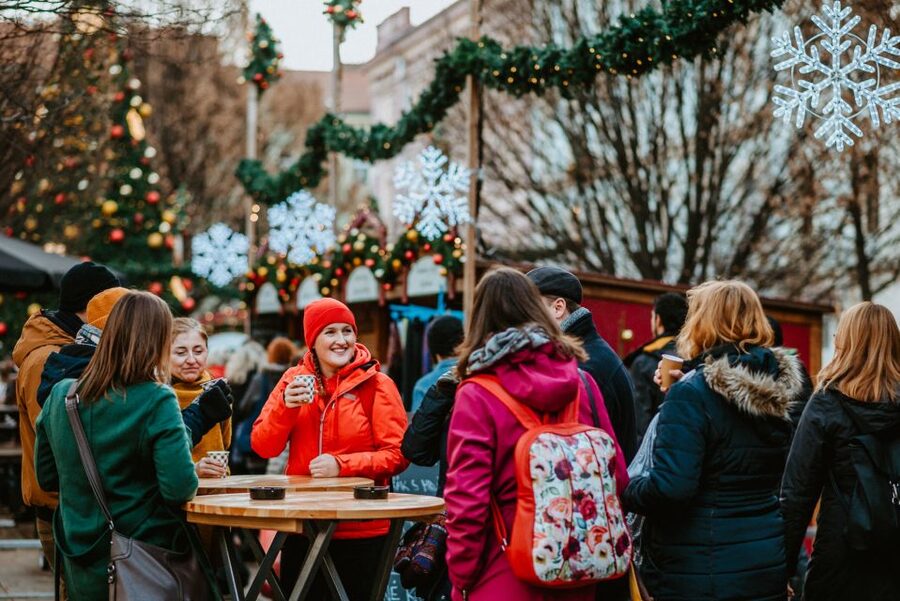 Prague: 2-3h Magical Christmas Markets Tour with Inclusions - Cookies, mulled wine, and hot mead