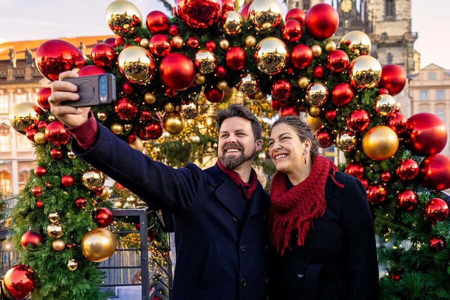 Prague: Christmas/Easter Markets Tour with Photoshoot - Czech Christmas customs from Mikuláš to gift giving
