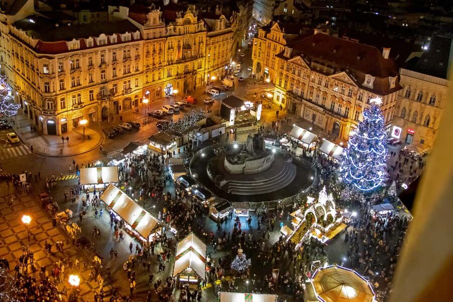 Prague: Christmas/Easter Markets Tour with Photoshoot - How the professional photo session works