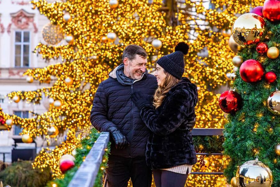 Prague: Christmas/Easter Markets Tour with Photoshoot - Meeting Prague at Old Town Square