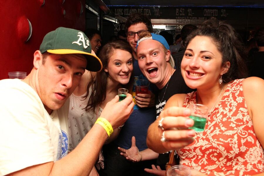 Prague: New Year's Eve Pub Crawl & Karlovy Lazne Club Entry - The guide team and the reality of a large group