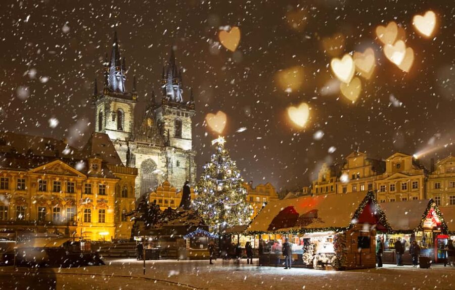 Prague: Private Christmas Markets and Landmarks Tour - From the John Lennon Wall to Lovers Bridge