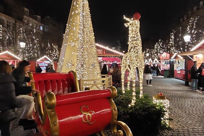 Private 90-Min Ultimate Christmas: Tivoli & Hygge - Nyhavn supplies the postcard finish