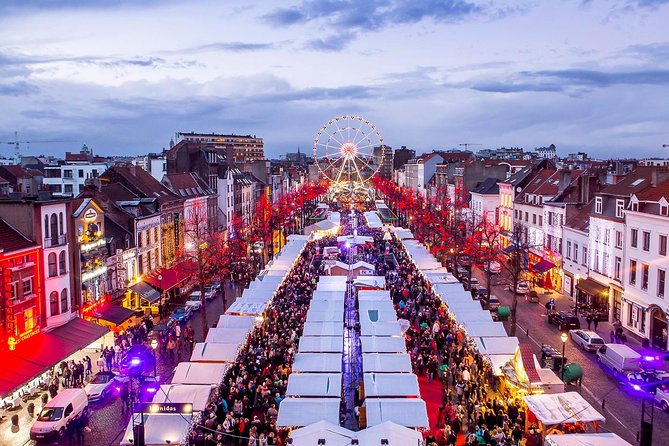 Private tour : Christmas market in Brussels - Belgian food, from waffles to mussels