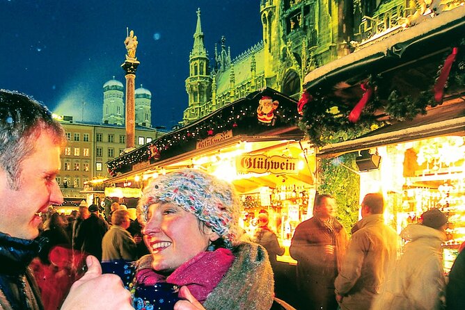 Private tour of Munich's most beautiful Christmas markets - Warm up at Tollwood Winter Festival