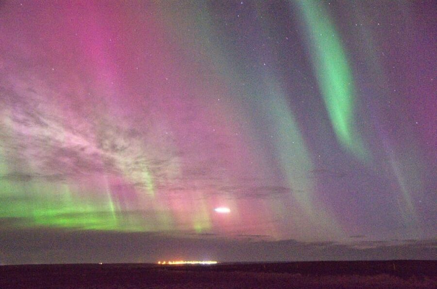 Reykjavík: New Year's Eve Northern Lights Yacht Cruise - The midnight champagne toast