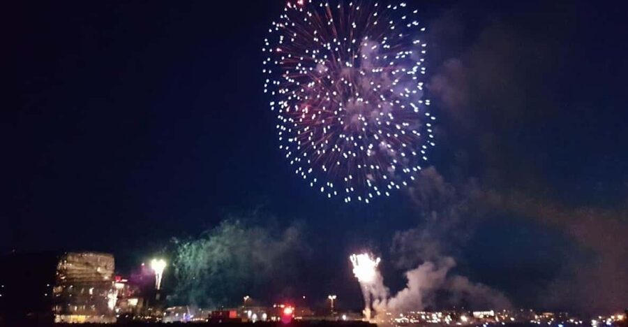 Reykjavík: New Year's Eve Northern Lights Yacht Cruise - Videy Island and the Imagine Peace monument
