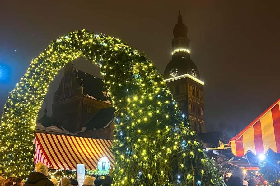 Riga: Old Town Legends & Christmas Spirit Walking Tour - Dome Square and Dome Cathedral