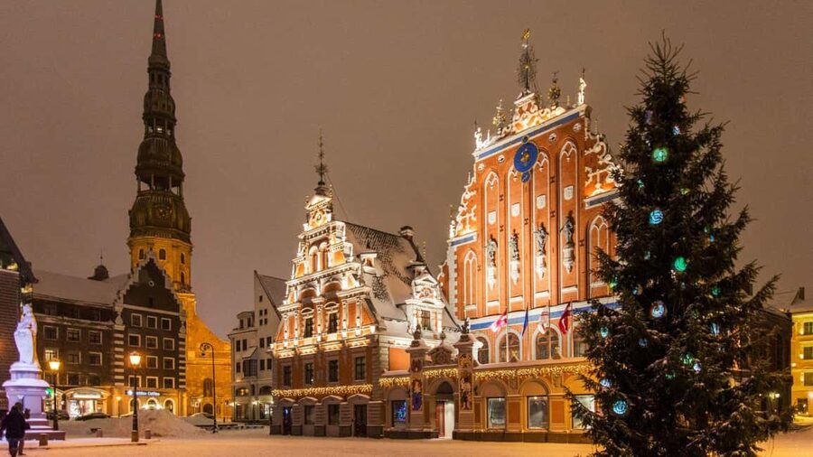 Riga: Old Town Legends & Christmas Spirit Walking Tour - Starting with stories, not just sightseeing