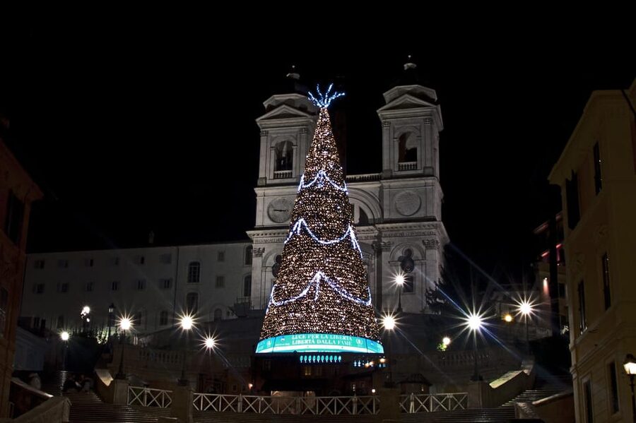 Rome: Christmas Lights Walking Tour - Starting at Babingtons and the Spanish Steps