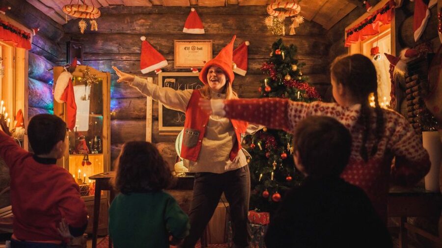 Rovaniemi: Elf Hat Academy in Santa's Village - The opening theatre show with the elves