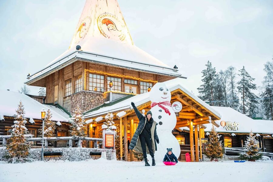 Rovaniemi: Private Pro Photoshoot in Santa Claus Village - Who Gets the Best Value