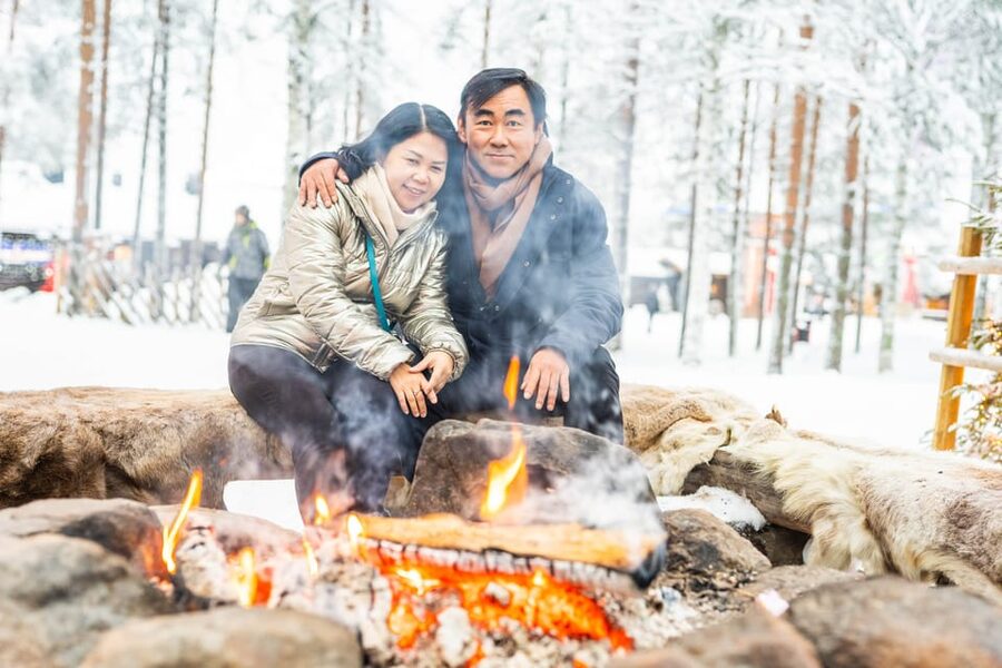 Rovaniemi: Private Pro Photoshoot in Santa Claus Village - Booking, Cancellation, and Practical Details