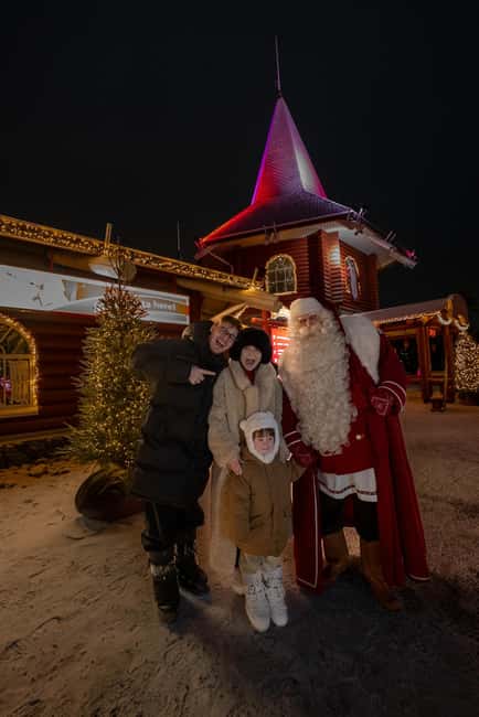 Rovaniemi: Santa Claus Village, Husky & Reindeer Tour - Crossing the Arctic Circle with children
