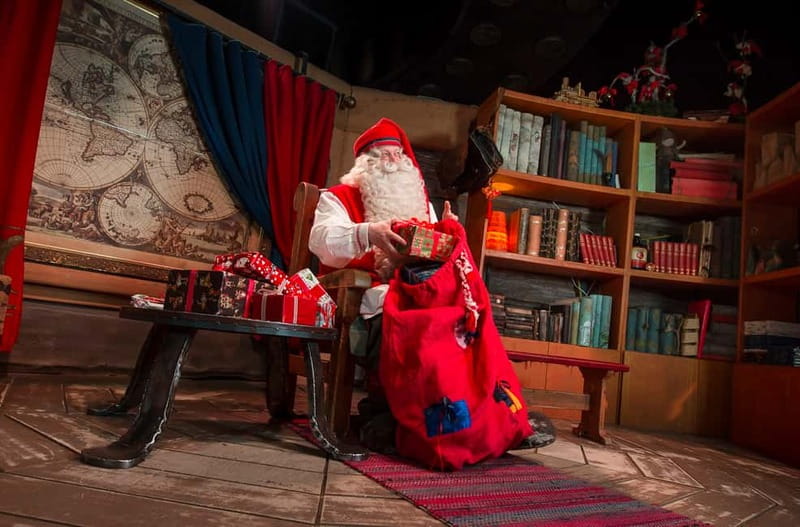 Rovaniemi: Santa Claus Village & Santa Park in One Day - Crossing the Arctic Circle