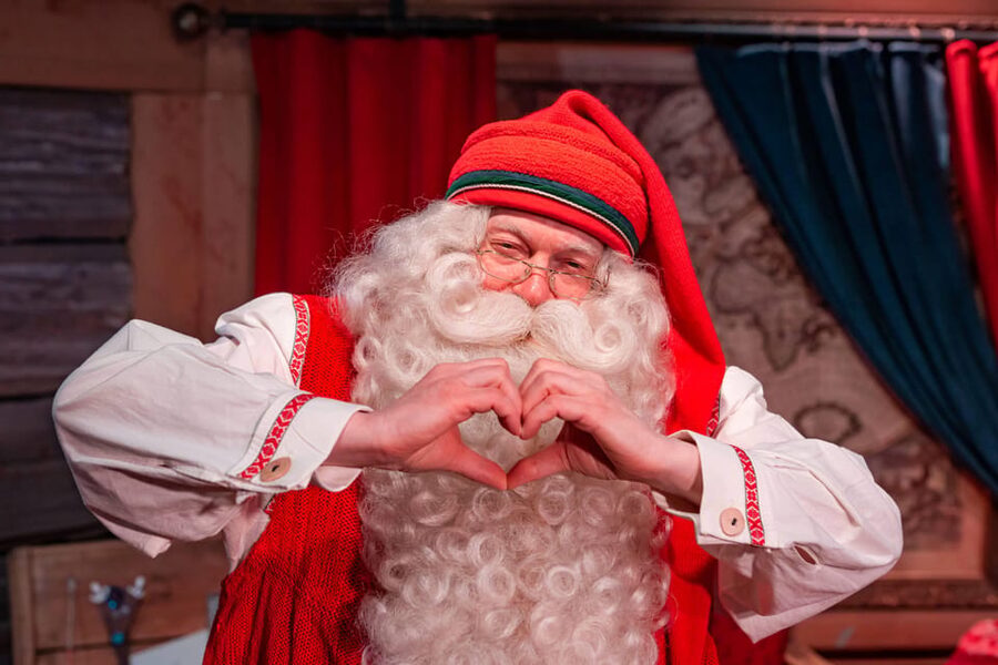 Rovaniemi: Tour to Santa Claus Village with Hotel pick up - Key points at a glance